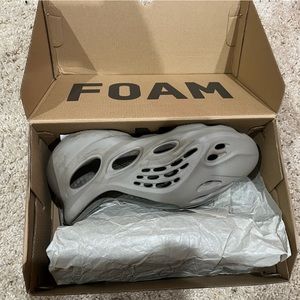 Stone sage foam runner size 8